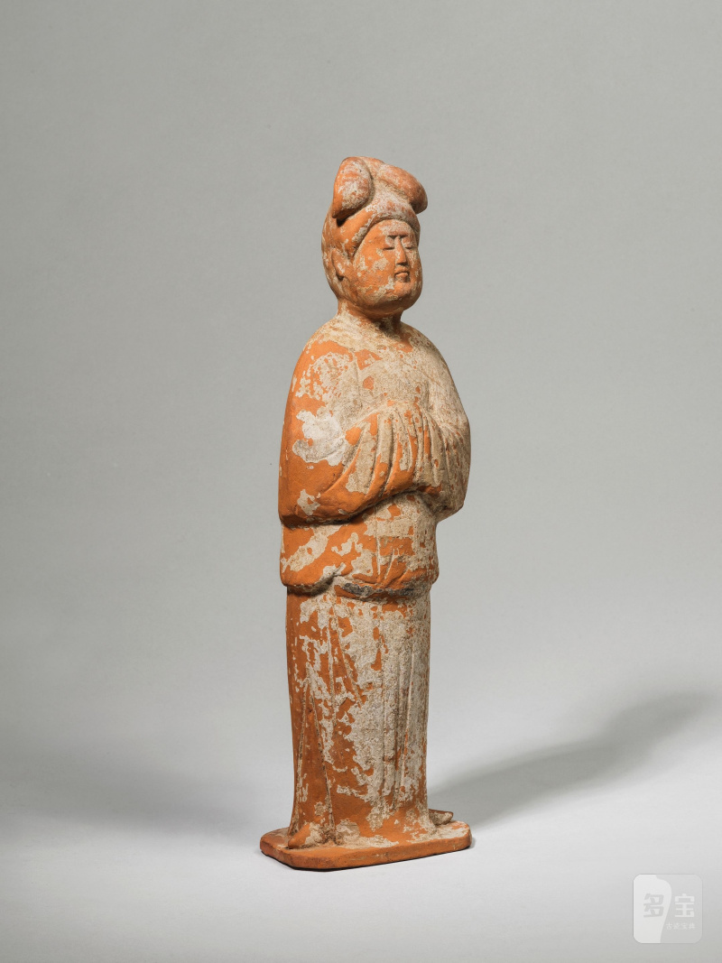唐 陶加彩仕女俑 | STATUETTE DE DAME DE COUR EN TERRE CUITE - 图9